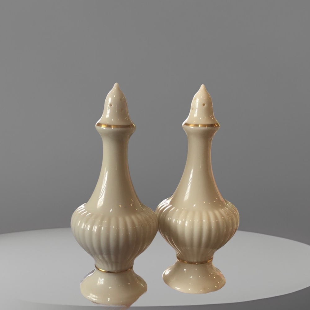 LENOX ESSEX 24K GOLD DECORATED SALT AND PEPPER SHAKERS IVORY